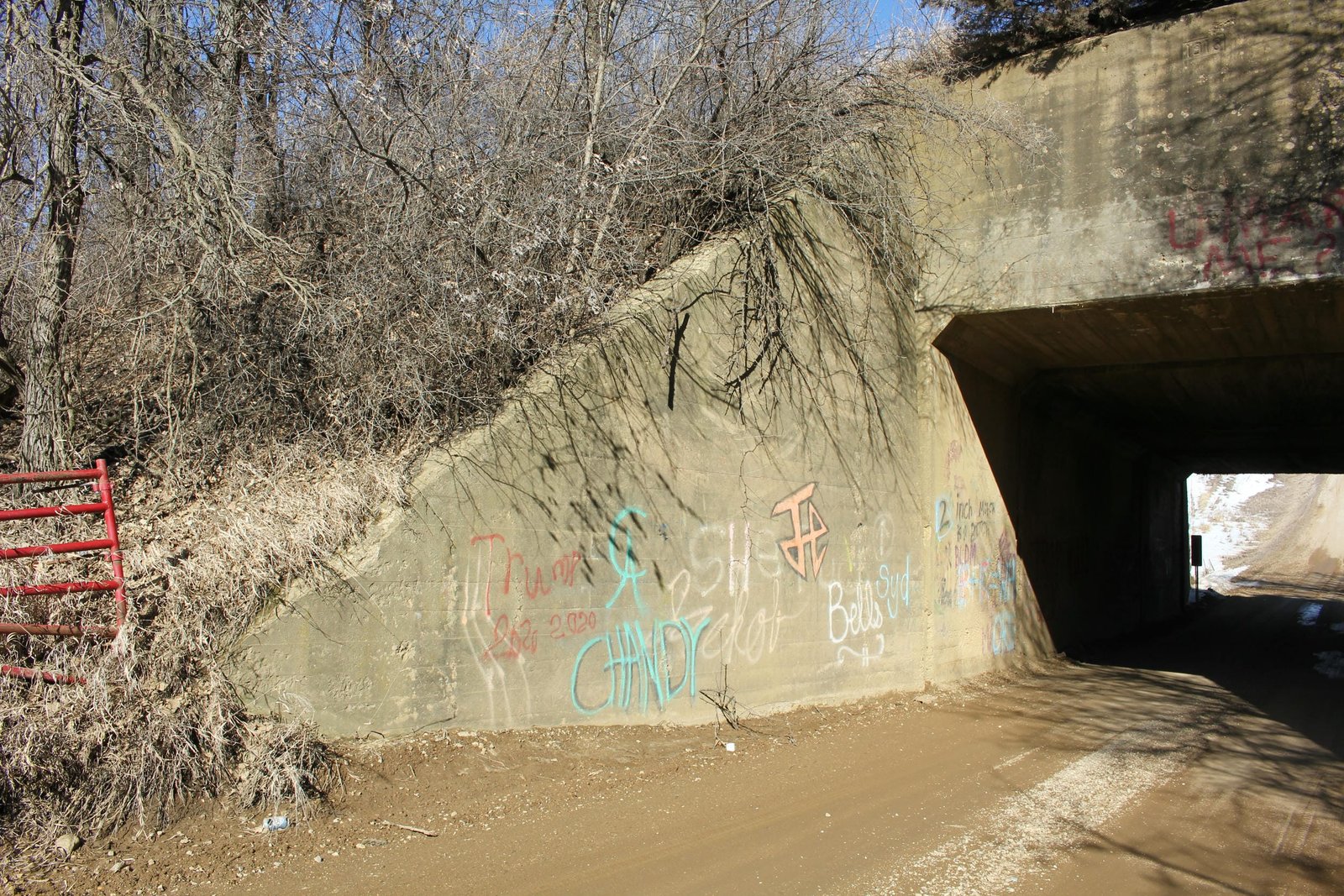Southwest wing wall